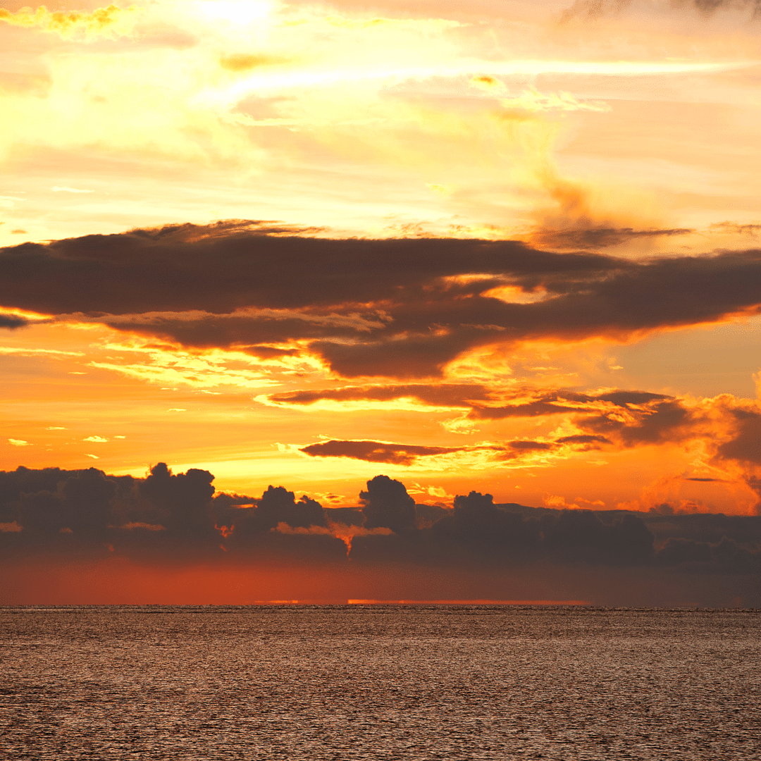 glowing_beach_maldives